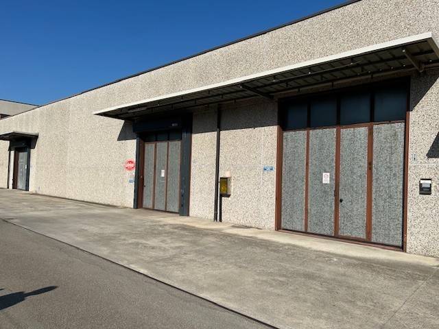 locale commerciale in vendita a Reggio nell'Emilia