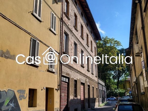 appartamento in vendita a Reggio nell'Emilia in zona Città Storica