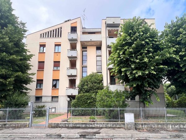 appartamento in vendita a Reggio nell'Emilia in zona Città Storica