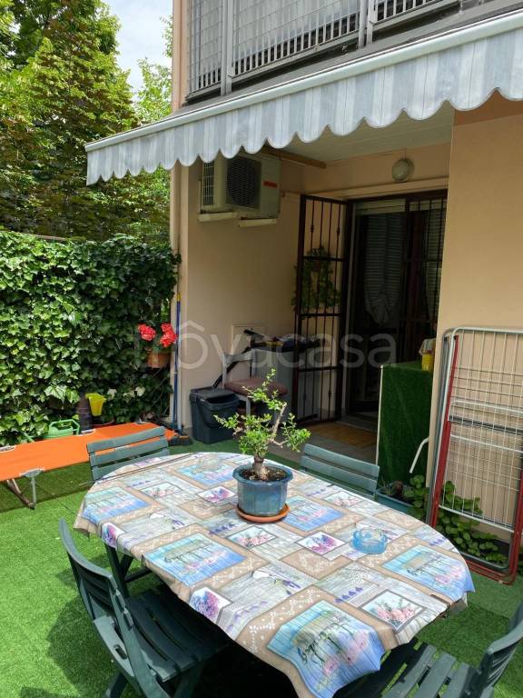 appartamento in vendita a Reggio nell'Emilia in zona Roncina