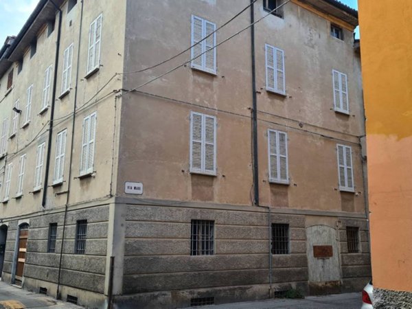 casa indipendente in vendita a Reggio nell'Emilia in zona Città Storica