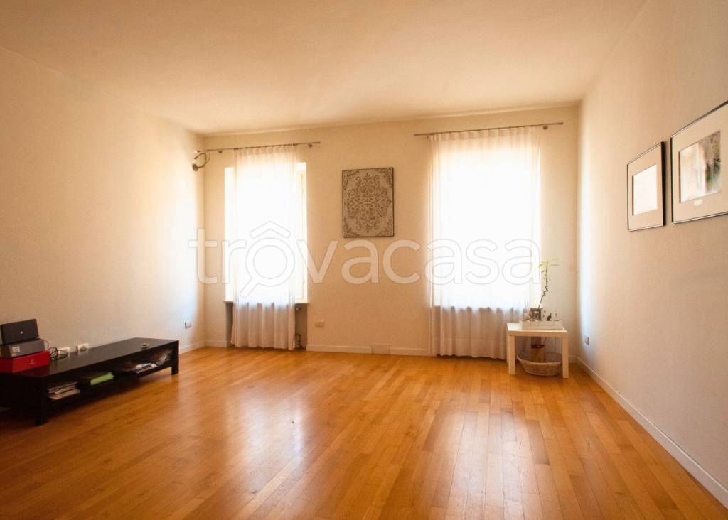 appartamento in vendita a Reggio nell'Emilia in zona Città Storica