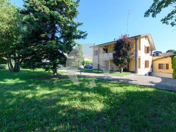 casa indipendente in vendita a Reggio nell'Emilia in zona Cadè / Gaida
