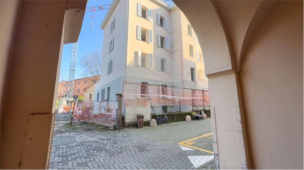 appartamento in vendita a Reggio nell'Emilia in zona Città Storica