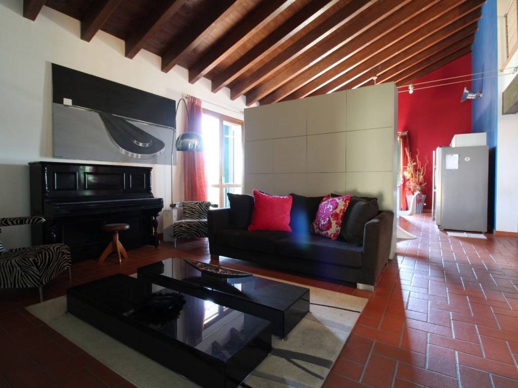 casa indipendente in vendita a Reggio nell'Emilia in zona San Bartolomeo