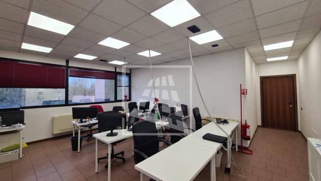 ufficio in vendita a Reggio nell'Emilia in zona Tribunale