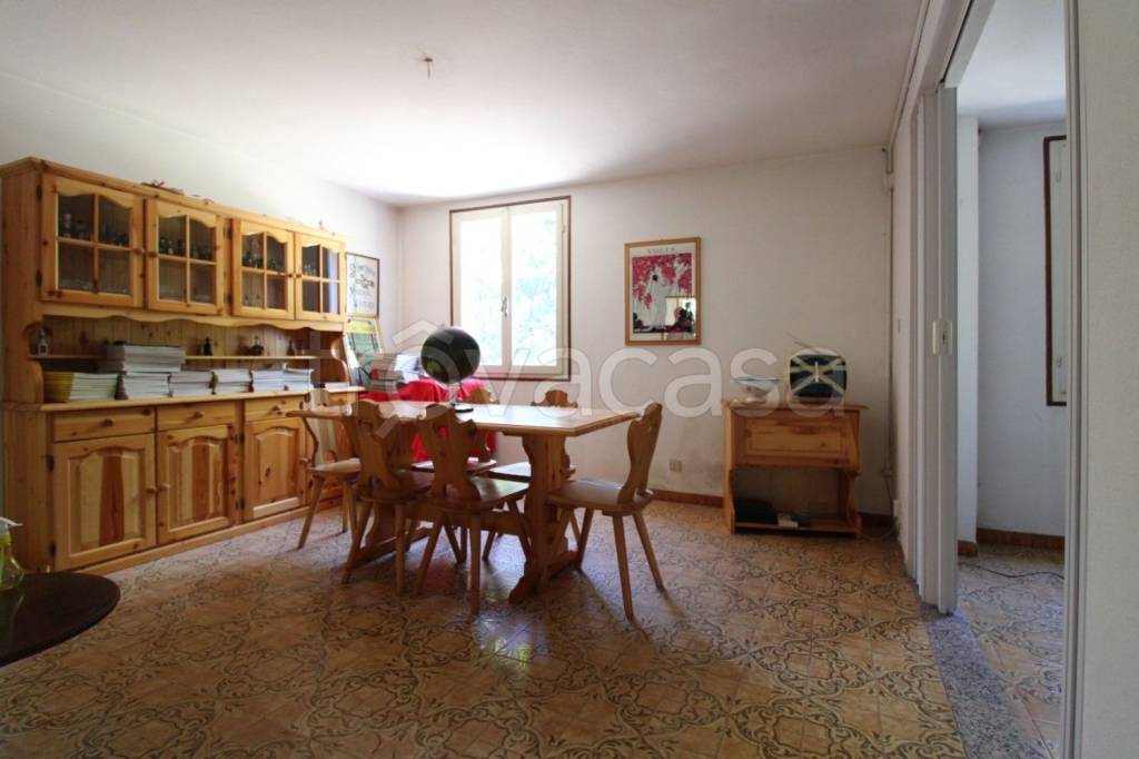 casa indipendente in vendita a Reggio nell'Emilia in zona Città Storica