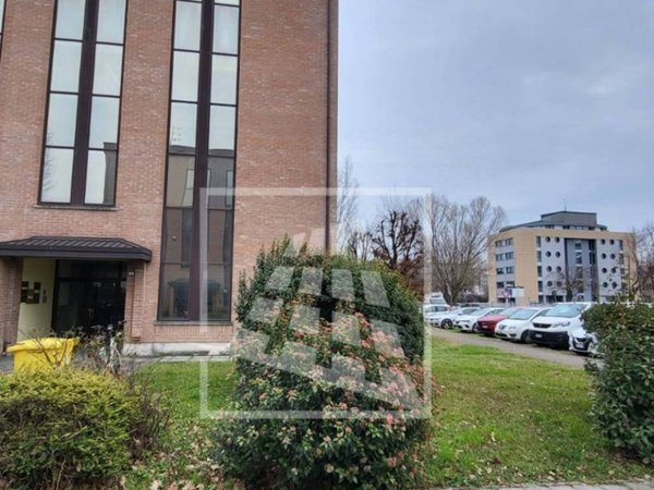 ufficio in vendita a Reggio nell'Emilia in zona Città Storica