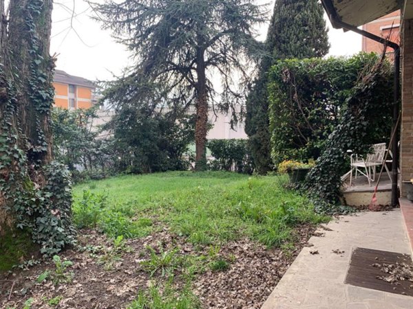 casa indipendente in vendita a Reggio nell'Emilia