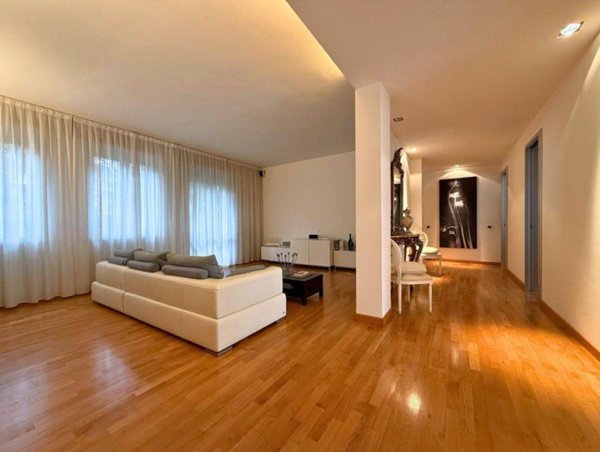 appartamento in vendita a Reggio nell'Emilia in zona Città Storica