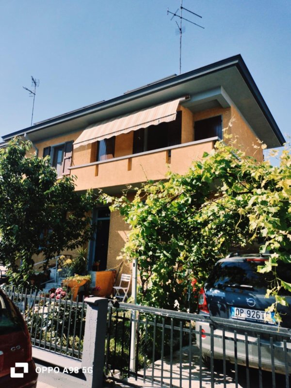 casa indipendente in vendita a Reggio nell'Emilia