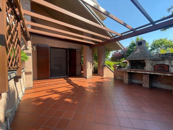 casa indipendente in vendita a Reggio nell'Emilia