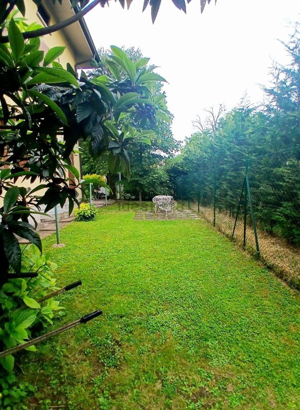 casa indipendente a Reggio nell'Emilia in zona San Pellegrino / Villa Canali