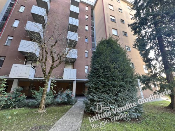 appartamento in vendita a Reggio nell'Emilia in zona Orologio