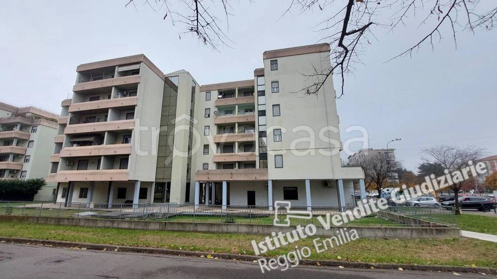 appartamento in vendita a Reggio nell'Emilia in zona Baragalla