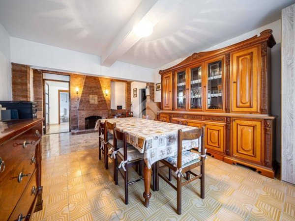 casa indipendente in vendita a Reggio nell'Emilia in zona Sesso