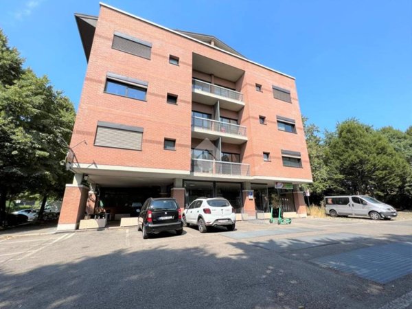 ufficio in vendita a Reggio nell'Emilia in zona Tribunale