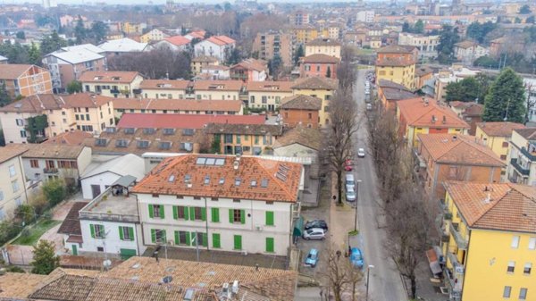 negozio in vendita a Reggio nell'Emilia in zona Città Storica