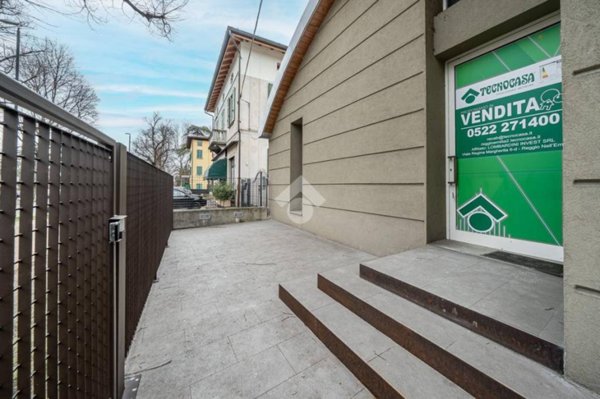 negozio in vendita a Reggio nell'Emilia in zona Città Storica