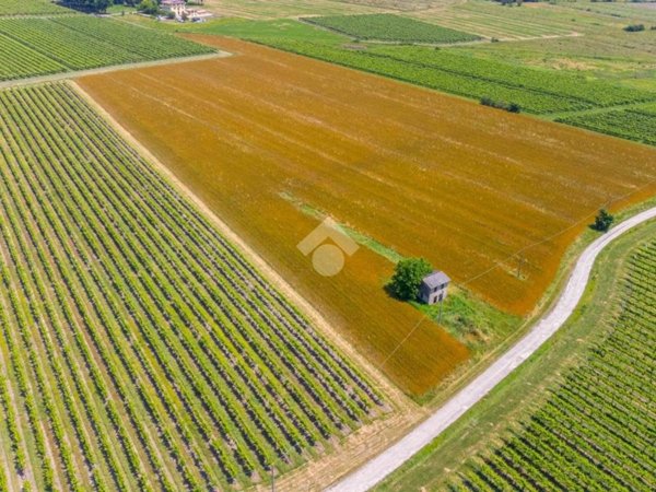 terreno edificabile in vendita a Reggio nell'Emilia