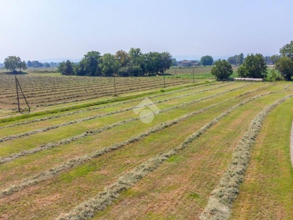 terreno edificabile in vendita a Reggio nell'Emilia in zona Pieve Modolena