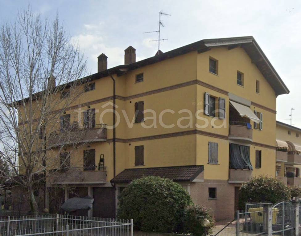 appartamento in vendita a Reggio nell'Emilia in zona Pratofontana