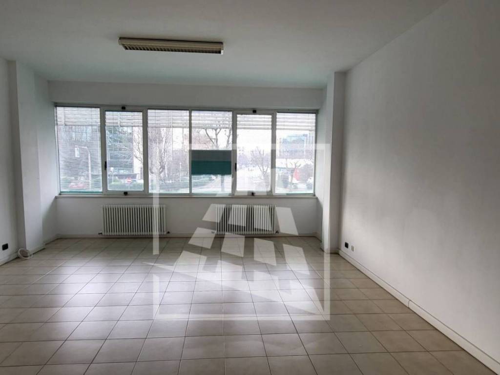 ufficio in vendita a Reggio nell'Emilia in zona Pappagnocca