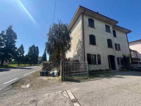 appartamento in vendita a Reggio nell'Emilia in zona Gavassa