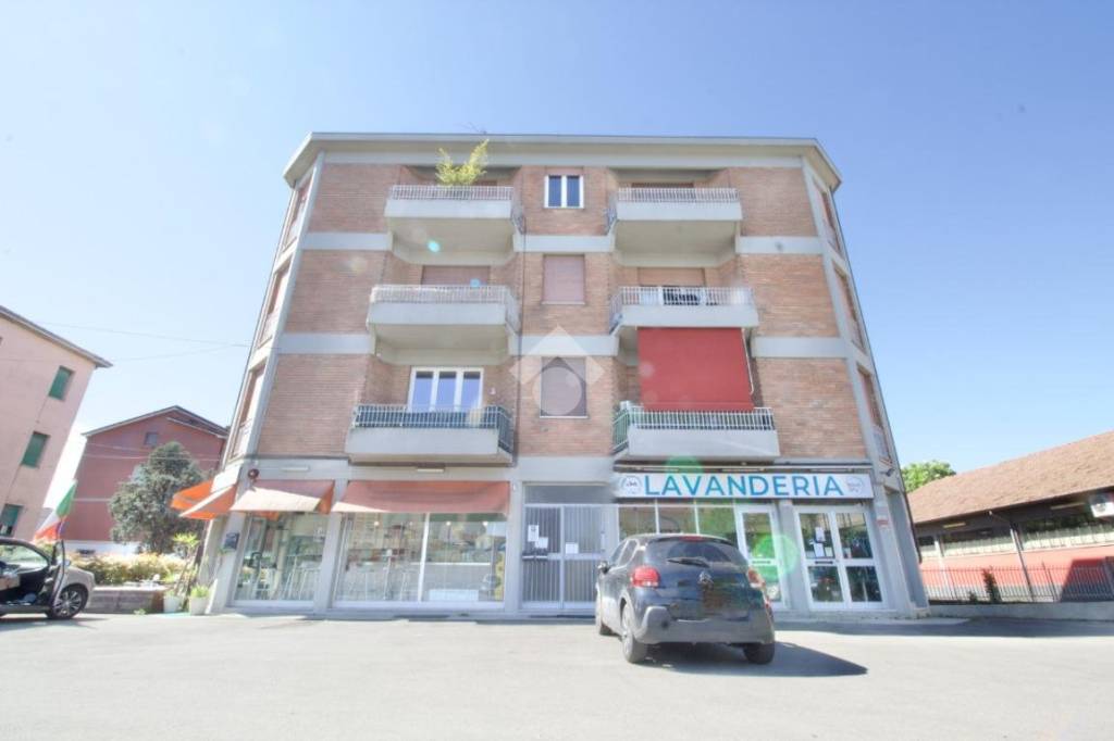 appartamento in vendita a Reggio nell'Emilia in zona Carrozzone