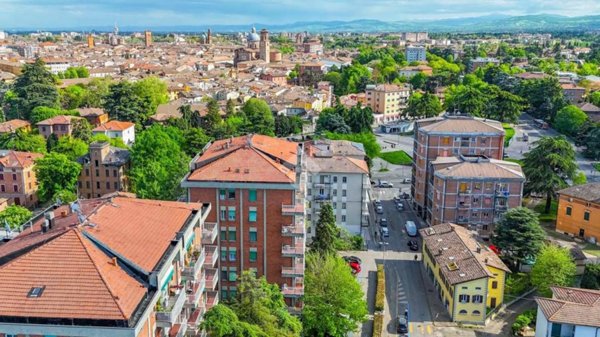 appartamento in vendita a Reggio nell'Emilia in zona Città Storica