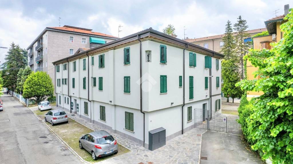 appartamento in vendita a Reggio nell'Emilia in zona Città Storica