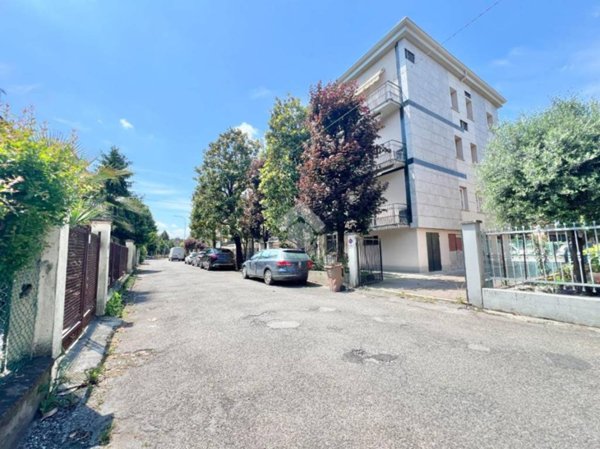 appartamento in vendita a Reggio nell'Emilia in zona Carrozzone