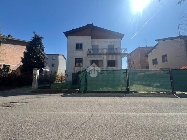 appartamento in vendita a Reggio nell'Emilia in zona Carrozzone