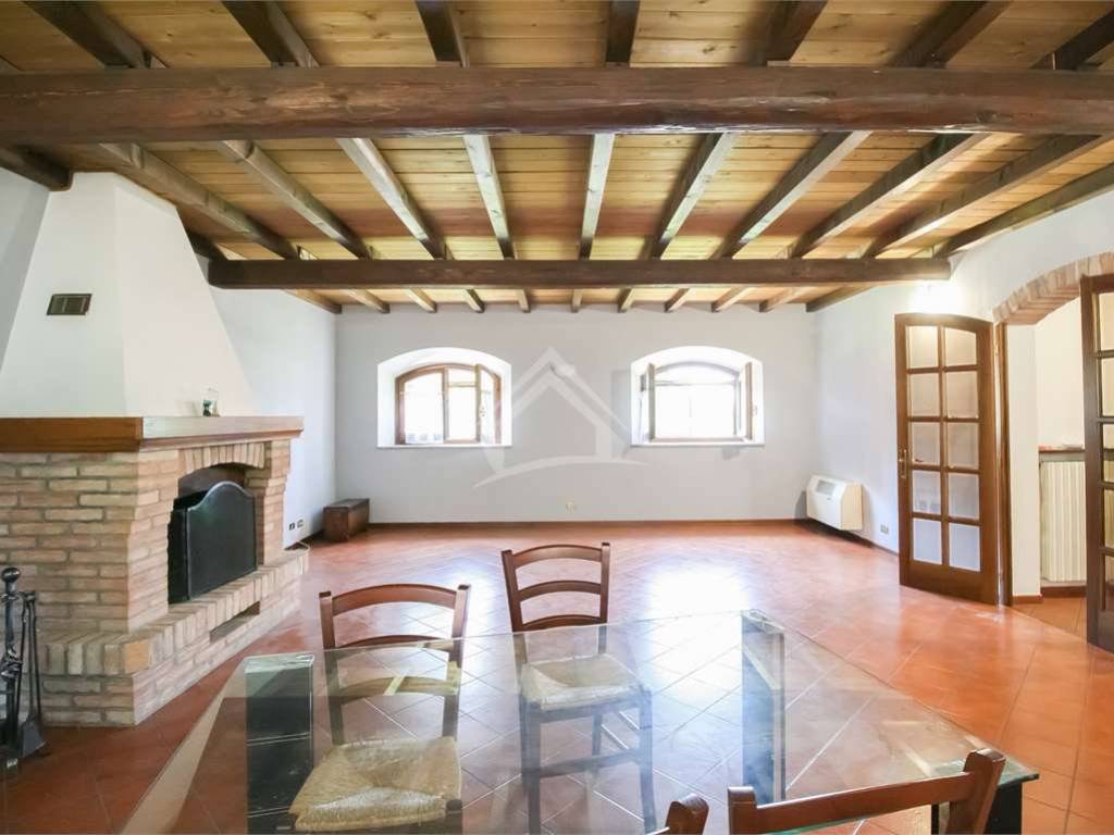 casa indipendente in vendita a Reggio nell'Emilia in zona Gavasseto