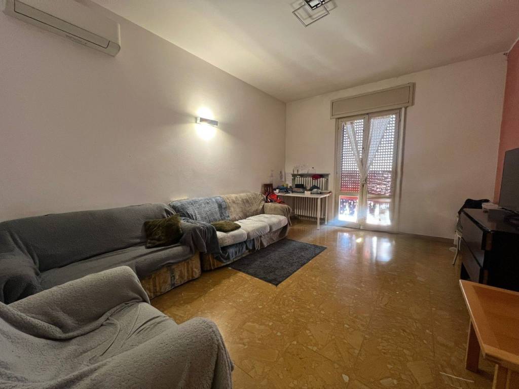 appartamento in vendita a Reggio nell'Emilia in zona Città Storica