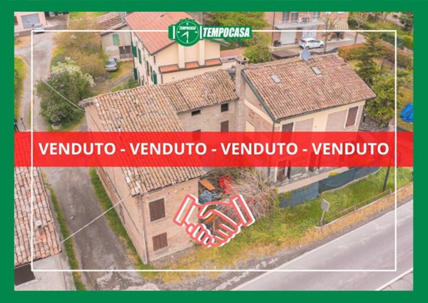 casa indipendente in vendita a Reggio nell'Emilia in zona Gavassa