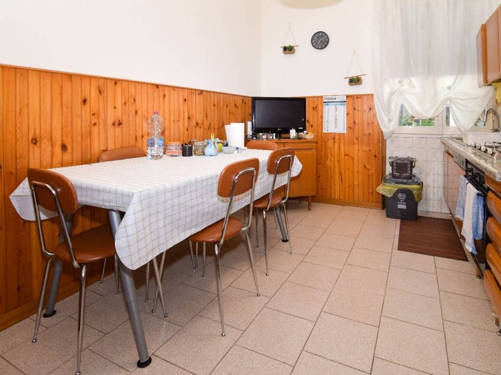 appartamento in vendita a Reggio nell'Emilia in zona Ospizio