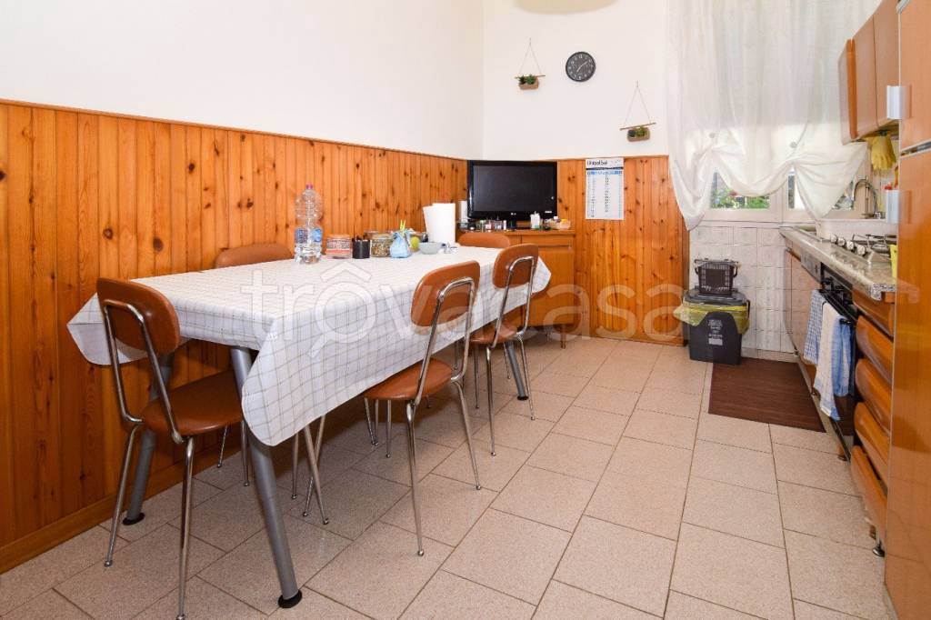 appartamento in vendita a Reggio nell'Emilia in zona Ospizio