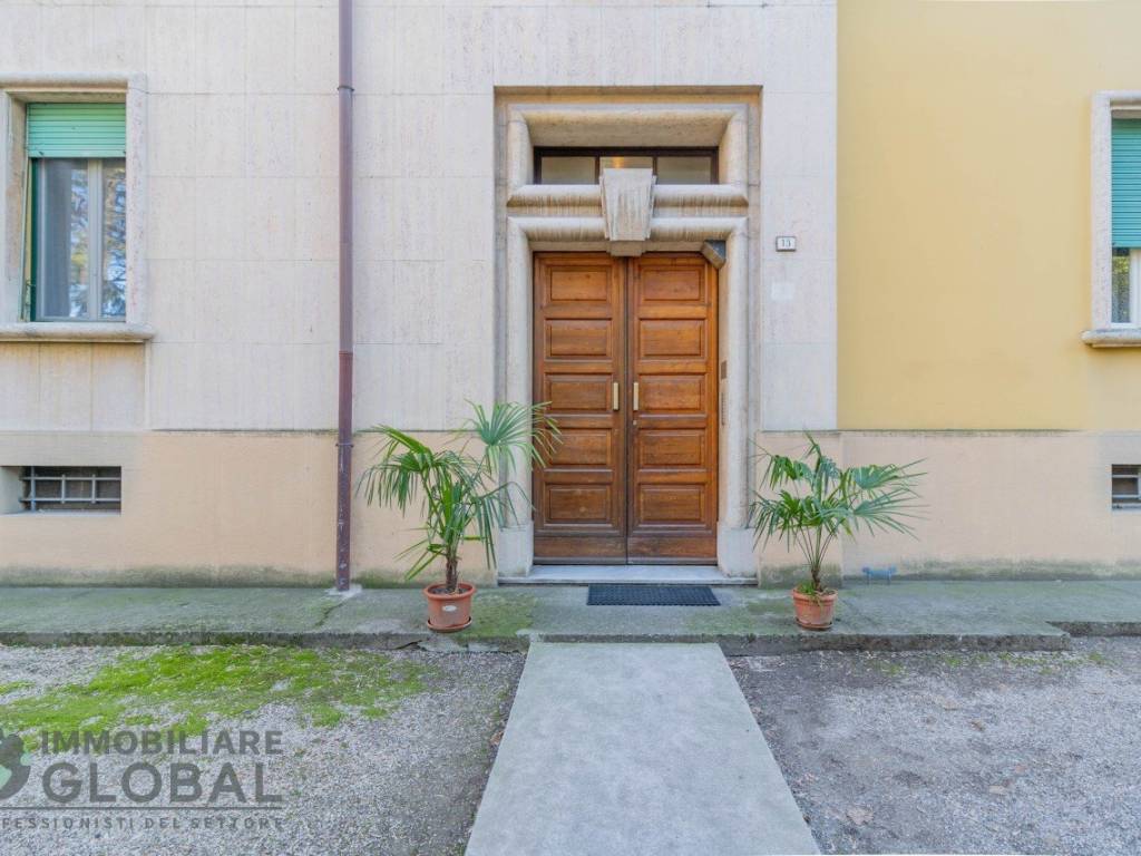 appartamento in vendita a Reggio nell'Emilia in zona Città Storica