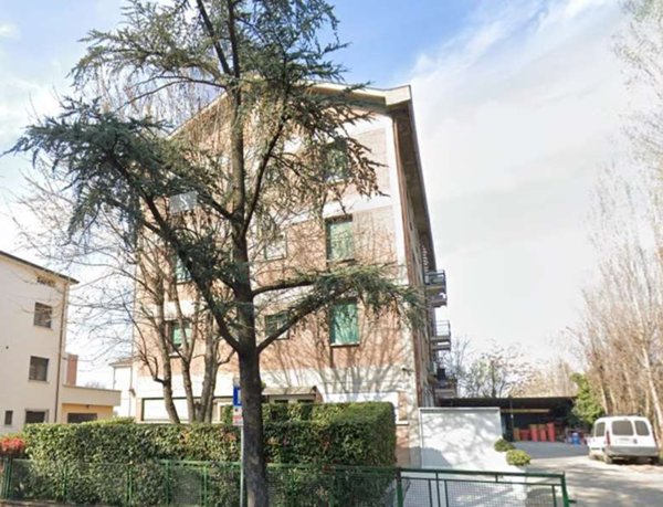 appartamento in vendita a Reggio nell'Emilia in zona Tribunale
