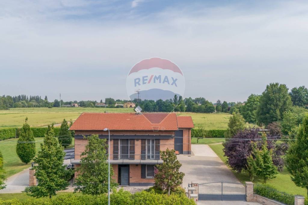 casa indipendente in vendita a Reggio nell'Emilia in zona Sesso