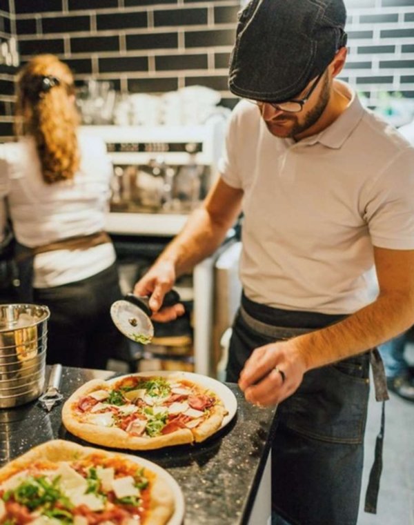 negozio in vendita a Reggio nell'Emilia in zona Ospizio