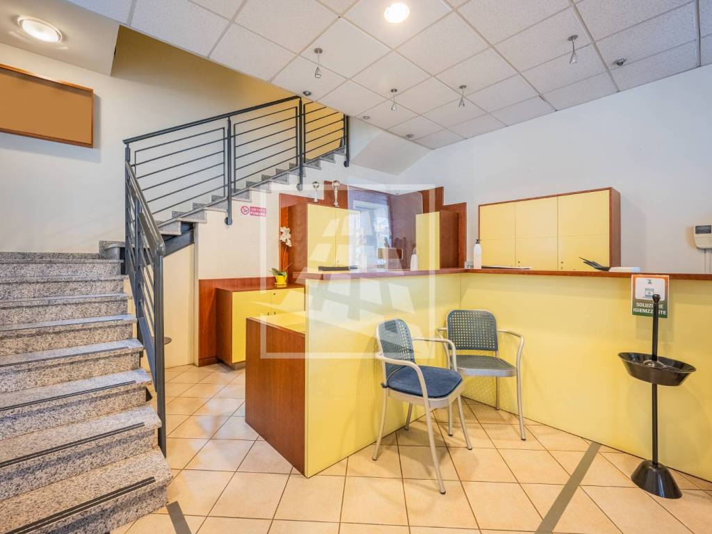 ufficio in vendita a Reggio nell'Emilia in zona Tribunale