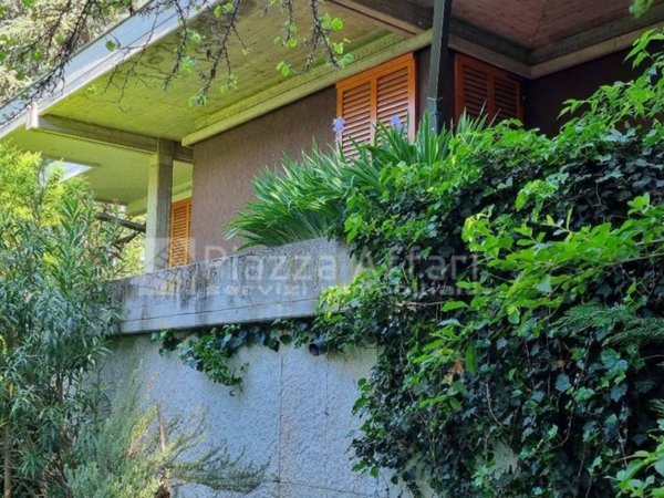 casa indipendente in vendita a Reggio nell'Emilia