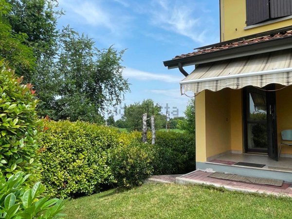 casa indipendente in vendita a Reggio nell'Emilia in zona Città Storica
