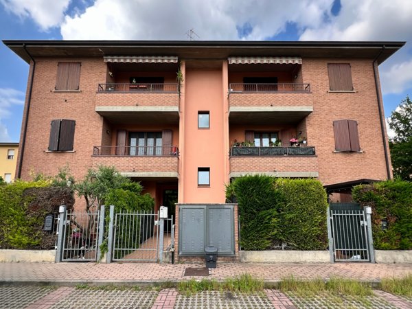 appartamento in vendita a Reggio nell'Emilia in zona Orologio