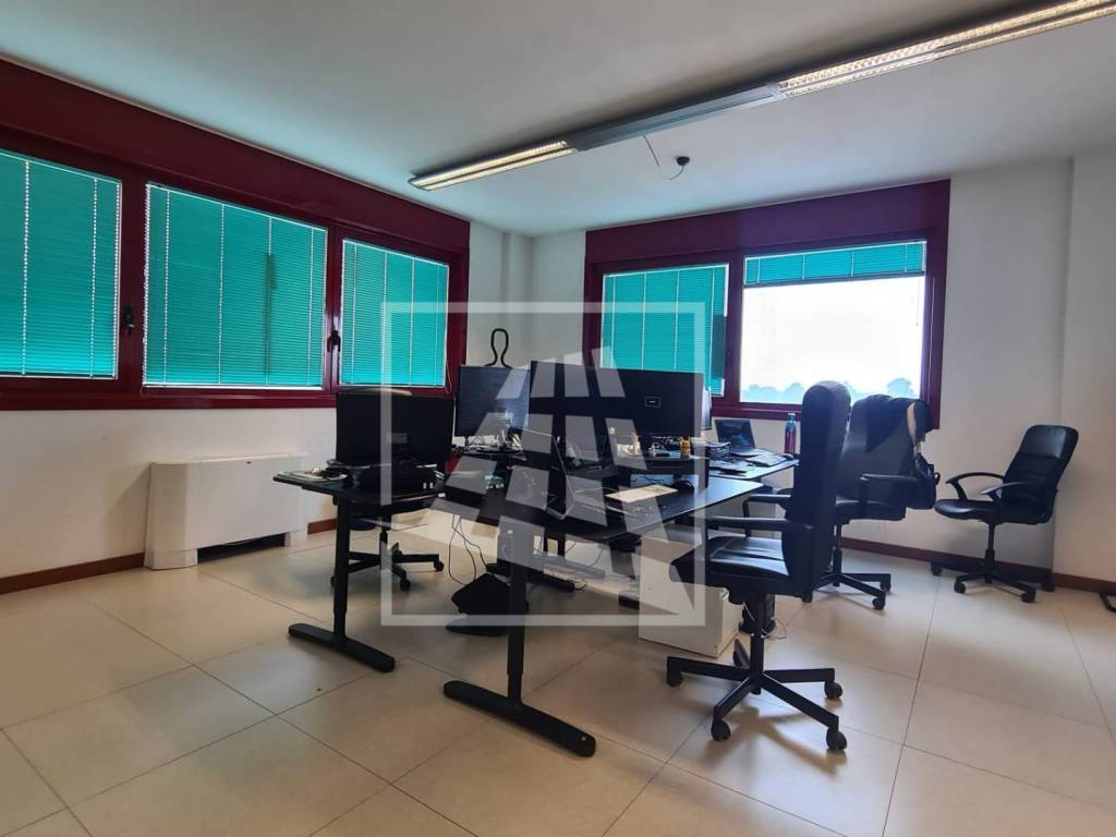 ufficio in vendita a Reggio nell'Emilia