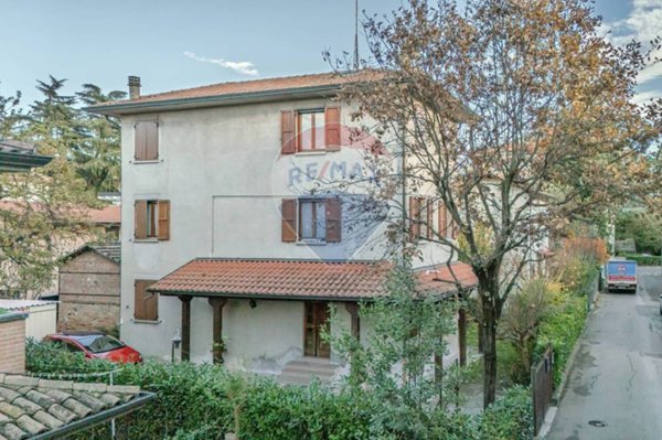 casa indipendente in vendita a Reggio nell'Emilia in zona Rosta Nuova