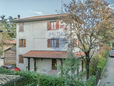 casa indipendente in vendita a Reggio nell'Emilia in zona Rosta Nuova