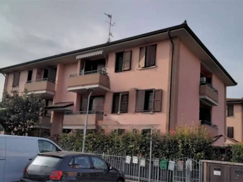appartamento in vendita a Reggio nell'Emilia in zona Tribunale